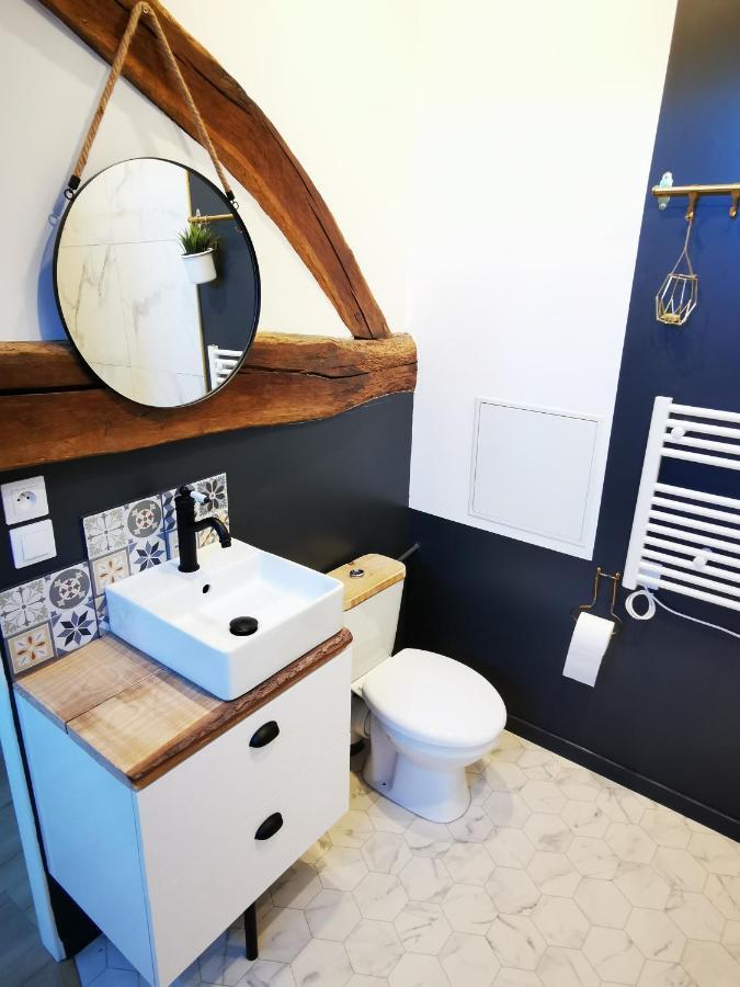 Appartement Neuf Climatise Sous Les Toits La Roche-Chalais Exterior photo
